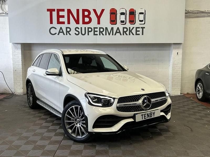 White Used 2019 Mercedes GLC300 AMG line SUV | £21,295 (Good price) - Image 1/3