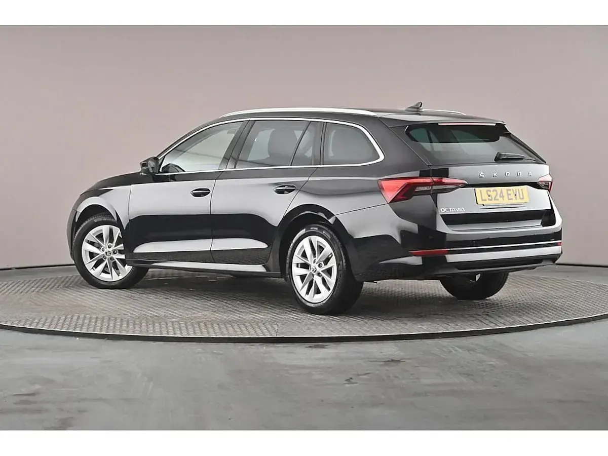 Used Skoda Octavia SE L 110 HP (80 kW) 2024 Black magic pearl effect Estate