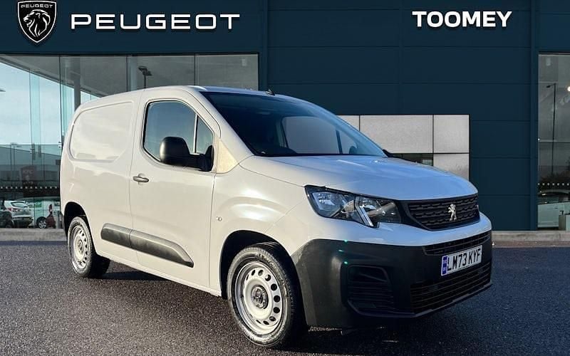 Used Peugeot Partner Premium 102 HP (75 kW) 2023 White MPV