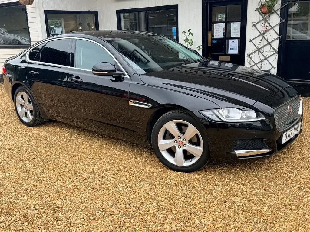 Used Jaguar XF Portfolio 180 HP (132 kW) 2017 Black Sedan