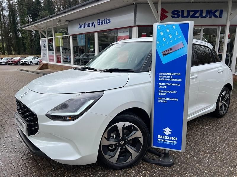 New Suzuki Swift 82 HP (60 kW) 2025 White Hatchback