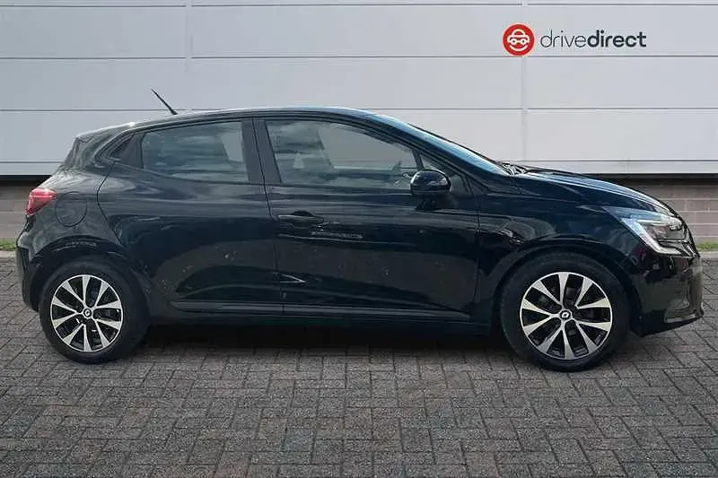 Used Renault Clio Iconic 90 HP (66 kW) 2022 Black Hatchback