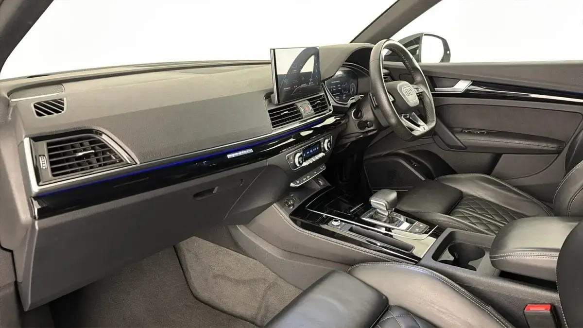 Used Audi Q5 Comfort 204 HP (150 kW) 2023 Black SUV