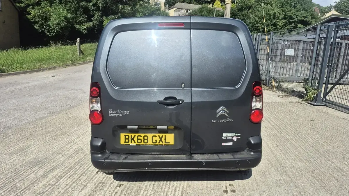Used Citroën Berlingo 75 HP (55 kW) 2018 Grey MPV