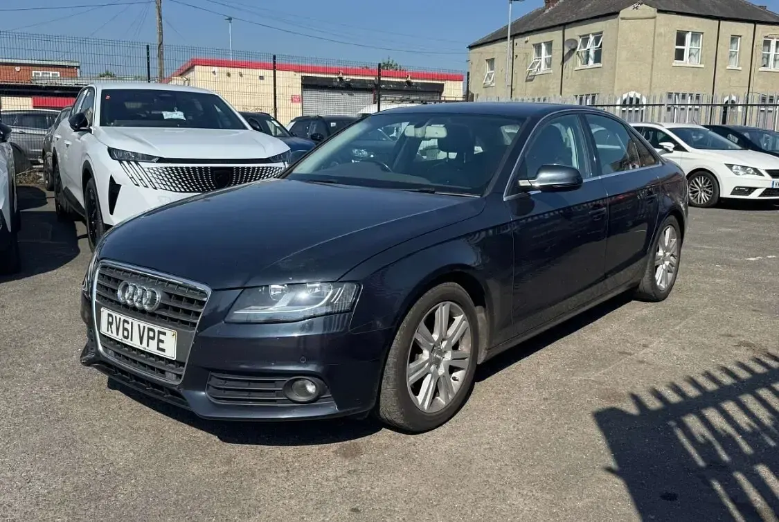 Used Audi A4 2011 Blue Sedan
