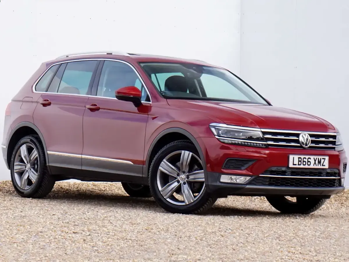Used VW Tiguan SEL 180 HP (132 kW) 2017 Red SUV