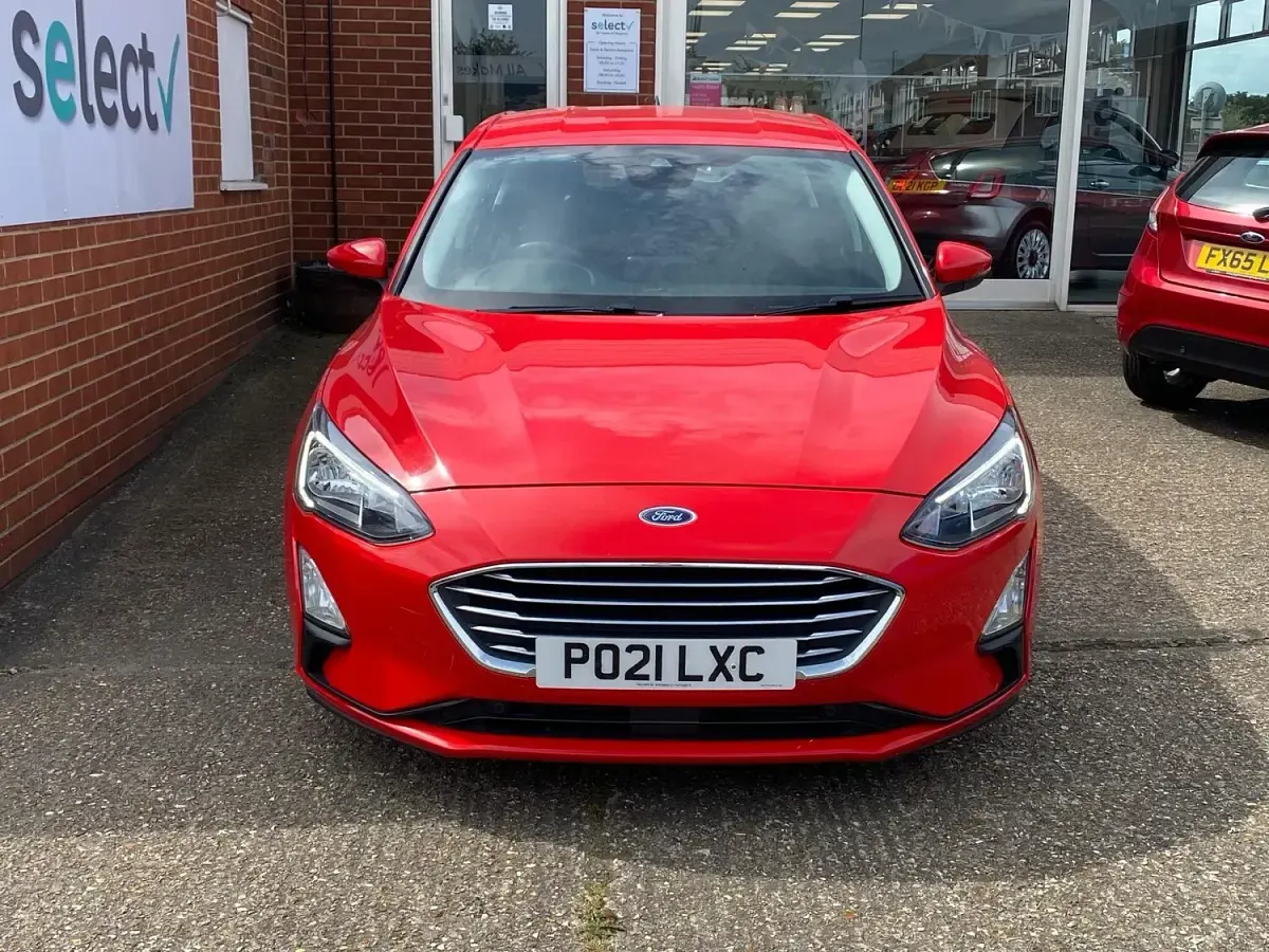 Used Ford Focus Titanium 85 HP (62 kW) 2021 Red Hatchback