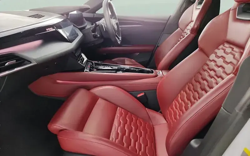 Begagnad Audi e-tron GT quattro Advanced 389 kW (530 HK) 2023 Grå Sedan