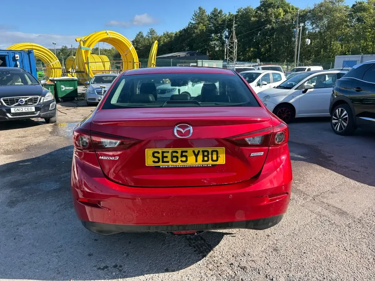 Used Mazda 3 Inclusive 150 HP (110 kW) 2015 Red Sedan