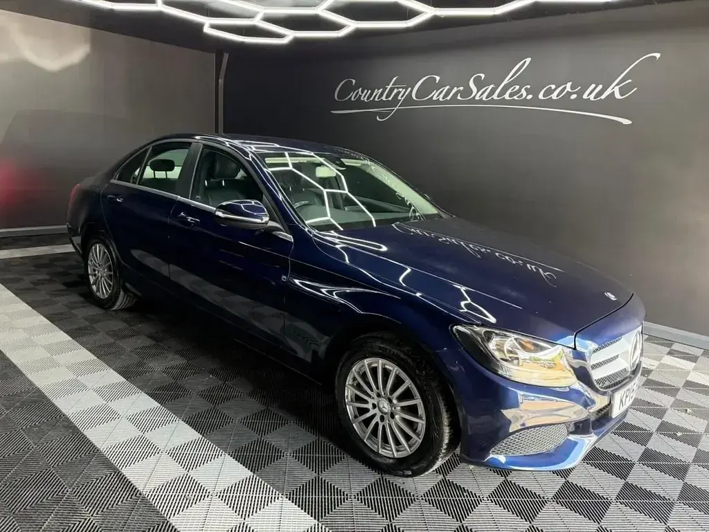 Usado Mercedes C200 SE 184 HP (135 kW) 2015 Azul Sedan