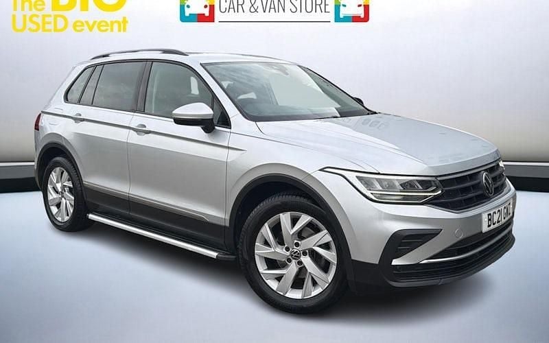 Used 2023 VW Tiguan Life SUV | £19,399 (Good price) - Image 1/3