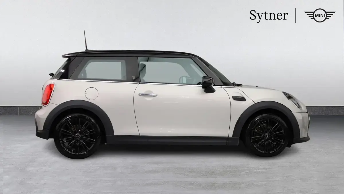 Used Mini Cooper Exclusive 134 HP (98 kW) 2022 Silver Hatchback
