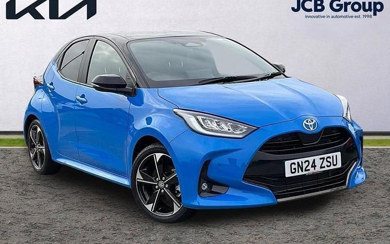 Used Toyota Yaris Hybrid Edition 131 HP (96 kW) 2024 Blue Hatchback