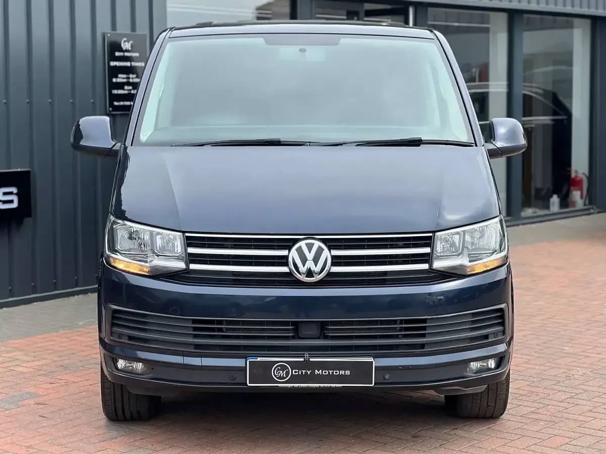 Used VW Caravelle SE 204 HP (150 kW) 2017 Blue Van