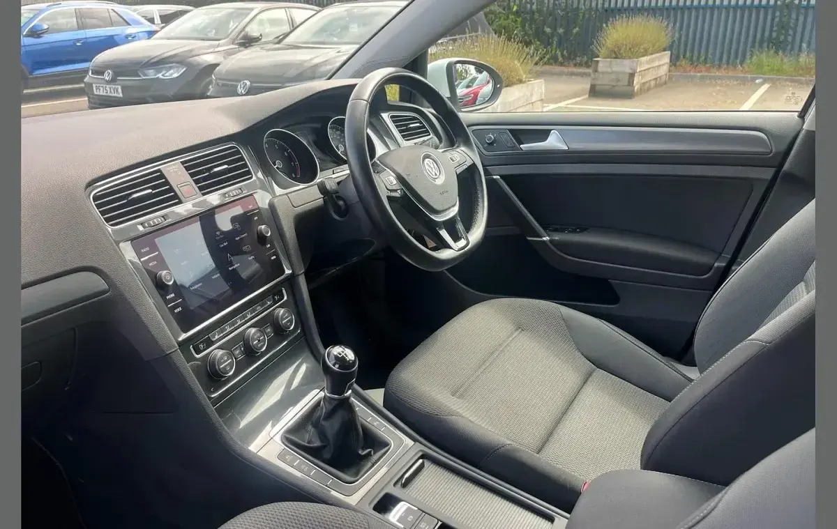 Used VW Golf VIII Edition 130 HP (95 kW) 2020 White Hatchback