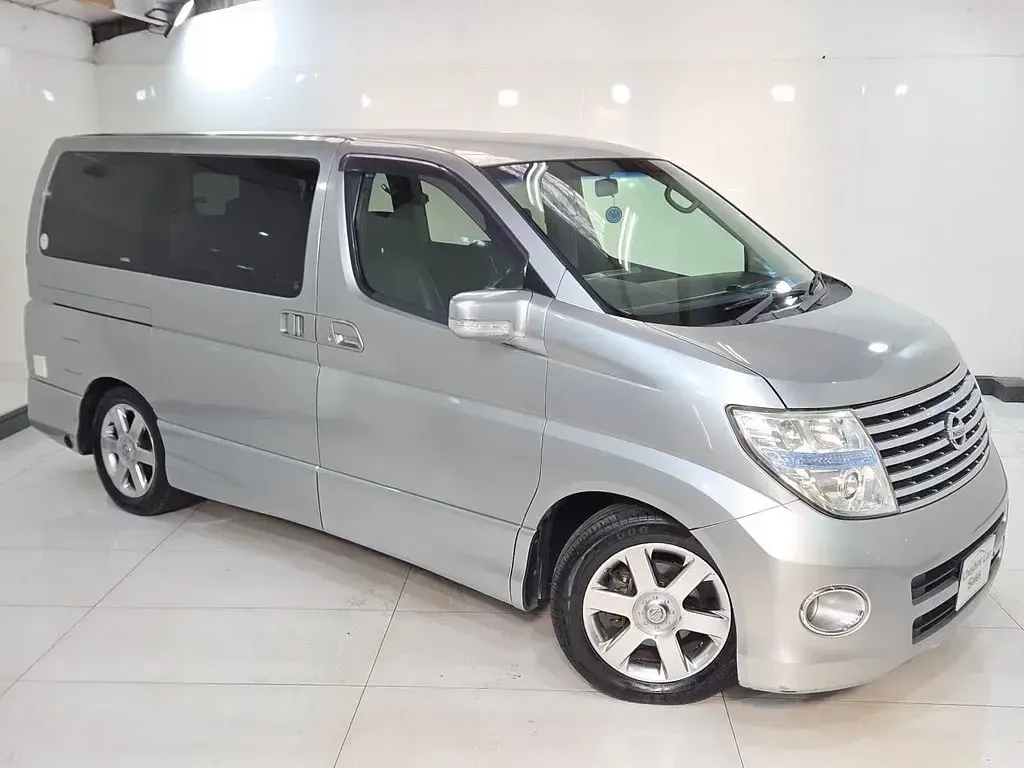 Used Nissan Elgrand 2005 Silver MPV