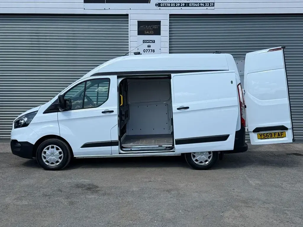 Used Ford Transit Custom S 105 HP (77 kW) 2020 White Van