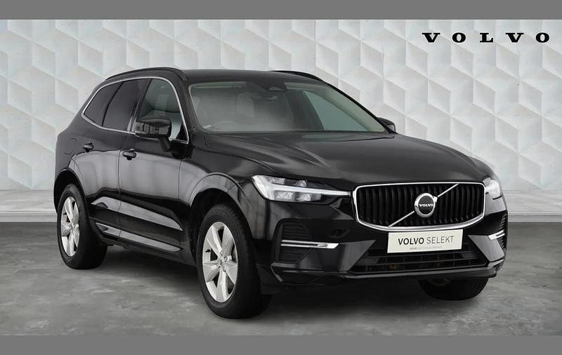 Usado Volvo XC60 Momentum 247 HP (181 kW) 2022 Preto SUV