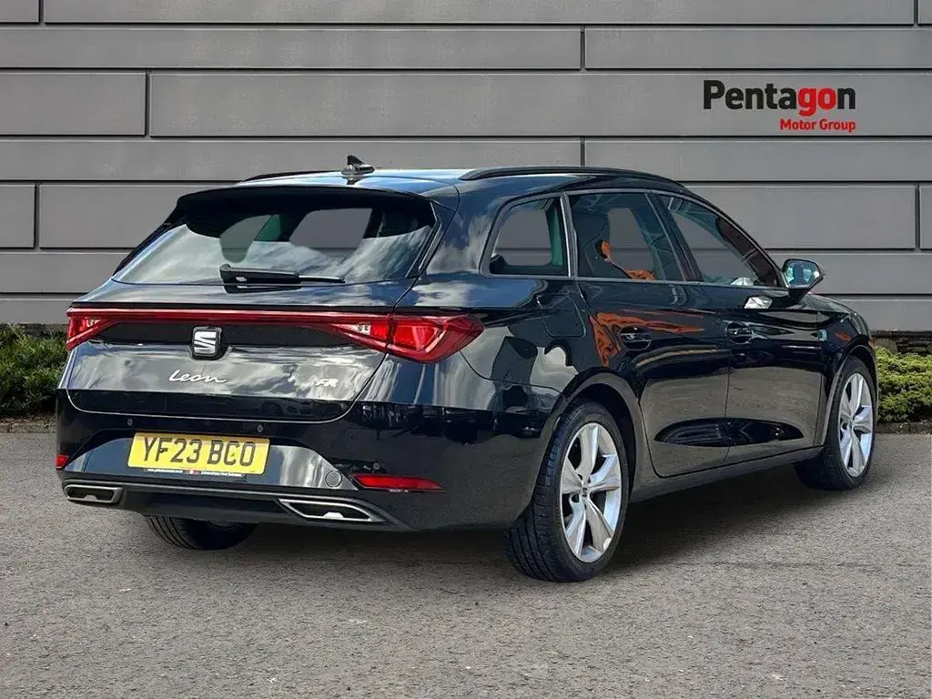 Usata Seat Leon FR 128 CV (94 kW) 2023 Nero Station wagon