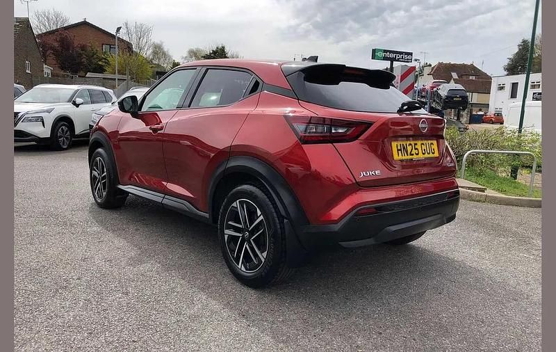 Used Nissan Juke N-Connecta 143 HP (105 kW) 2025 Red SUV