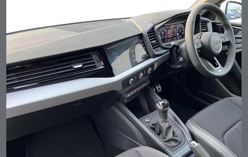 Used Audi A1 S-Line 148 HP (108 kW) 2025 White SUV