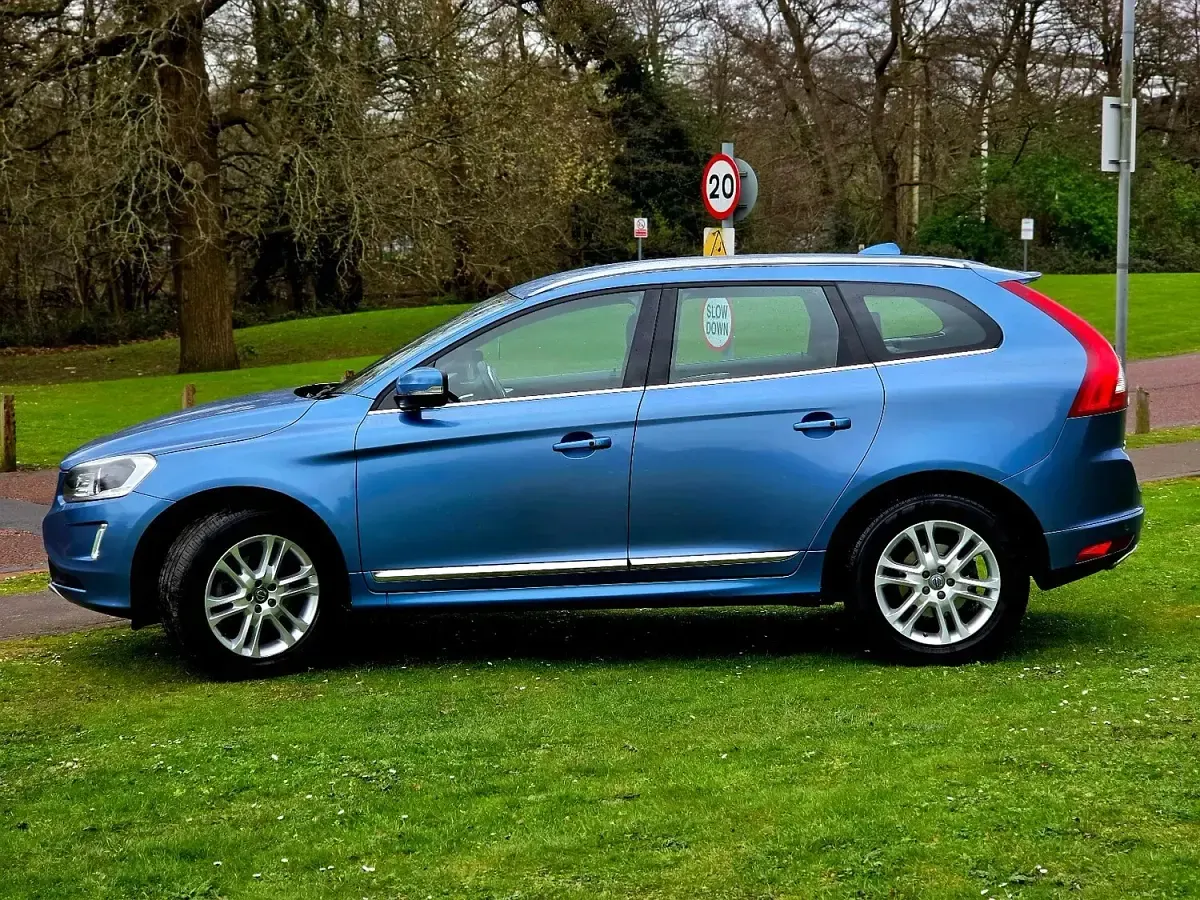 Used Volvo XC60 SE Lux 2016 Blue SUV