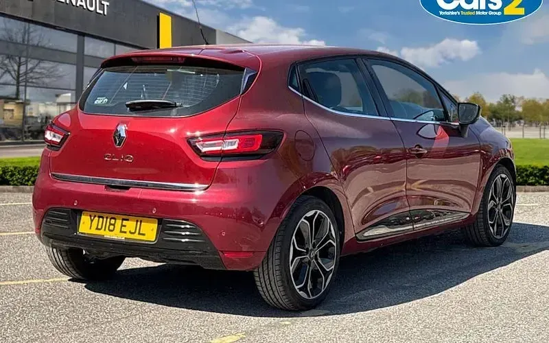 Used Renault Clio Signature 110 HP (80 kW) 2018 Red Hatchback