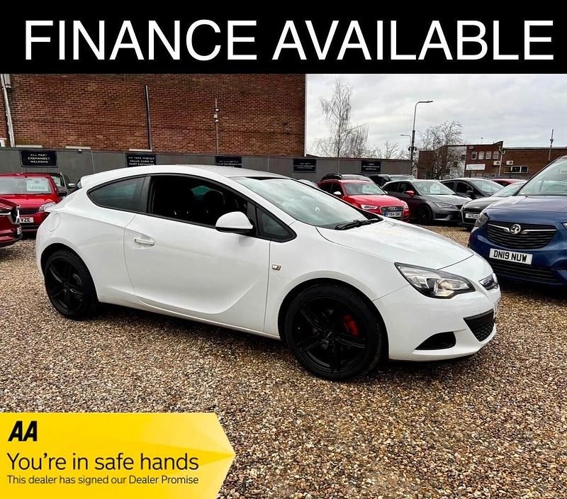 Used Vauxhall Astra GTC Sport 2015 White Hatchback