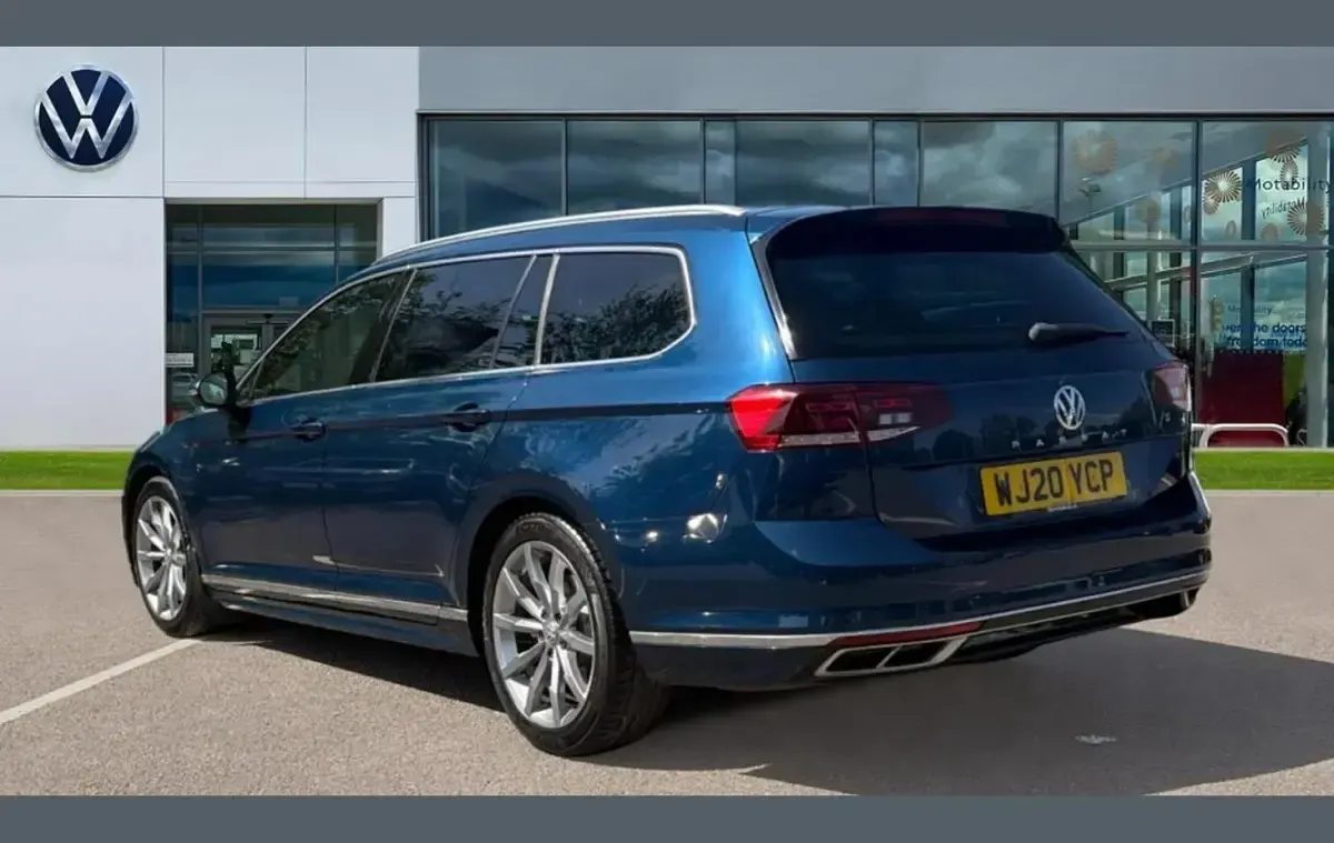 Used VW Passat R-line 190 HP (139 kW) 2020 Blue Estate