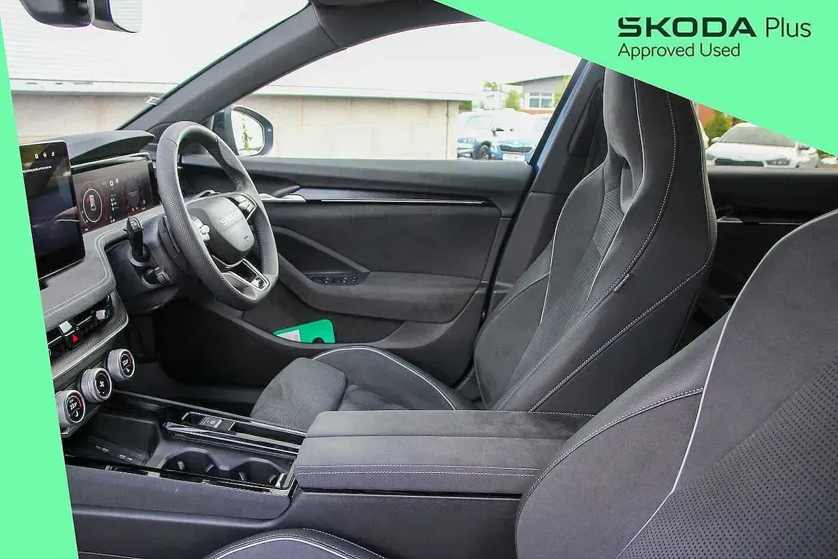 Gebraucht Skoda Superb SportLine 190 PS (139 kW) 2025 Blau Kombi