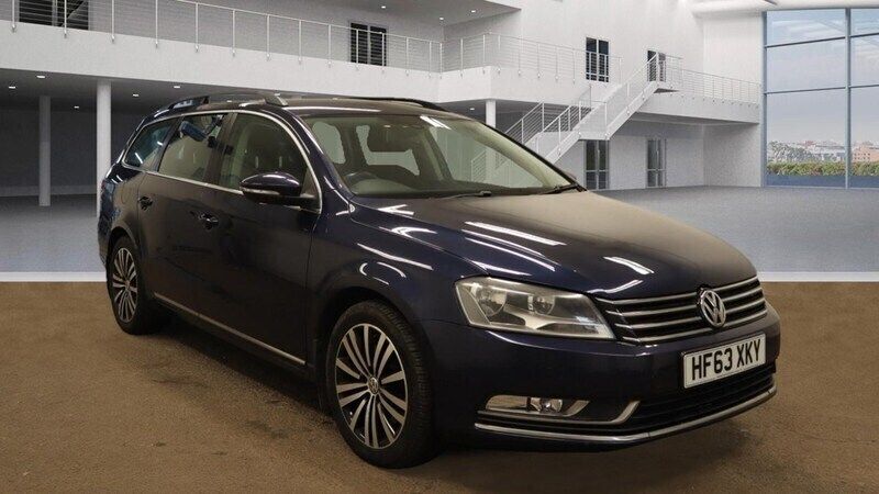 Midnight blue Used 2013 VW Passat Highline Estate | £6,475 (Fair price) - Image 1/4