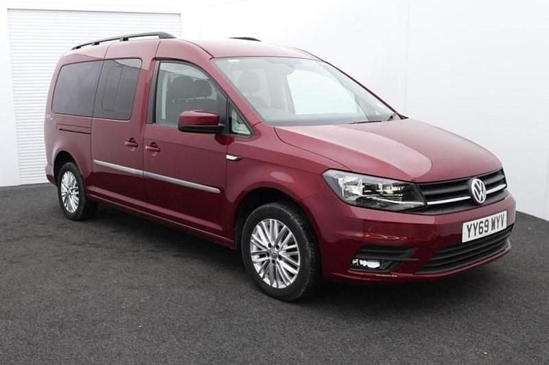 Red Used 2020 VW Caddy Maxi Life Life MPV | £18,495 (Fair price) - Image 1/1