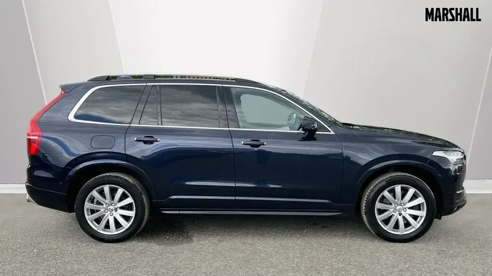 Used Volvo XC90 Momentum 250 HP (183 kW) 2018 Blue SUV