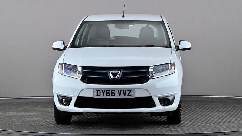 Used Dacia Sandero Lauréate 90 HP (66 kW) 2016 White Hatchback