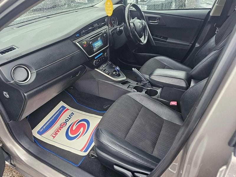 Used Toyota Auris Hybrid 2015 Bronze Hatchback