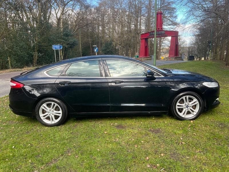 Black Used 2018 Ford Mondeo Zetec Hatchback | £3,999 (Fair price) - Image 1/4