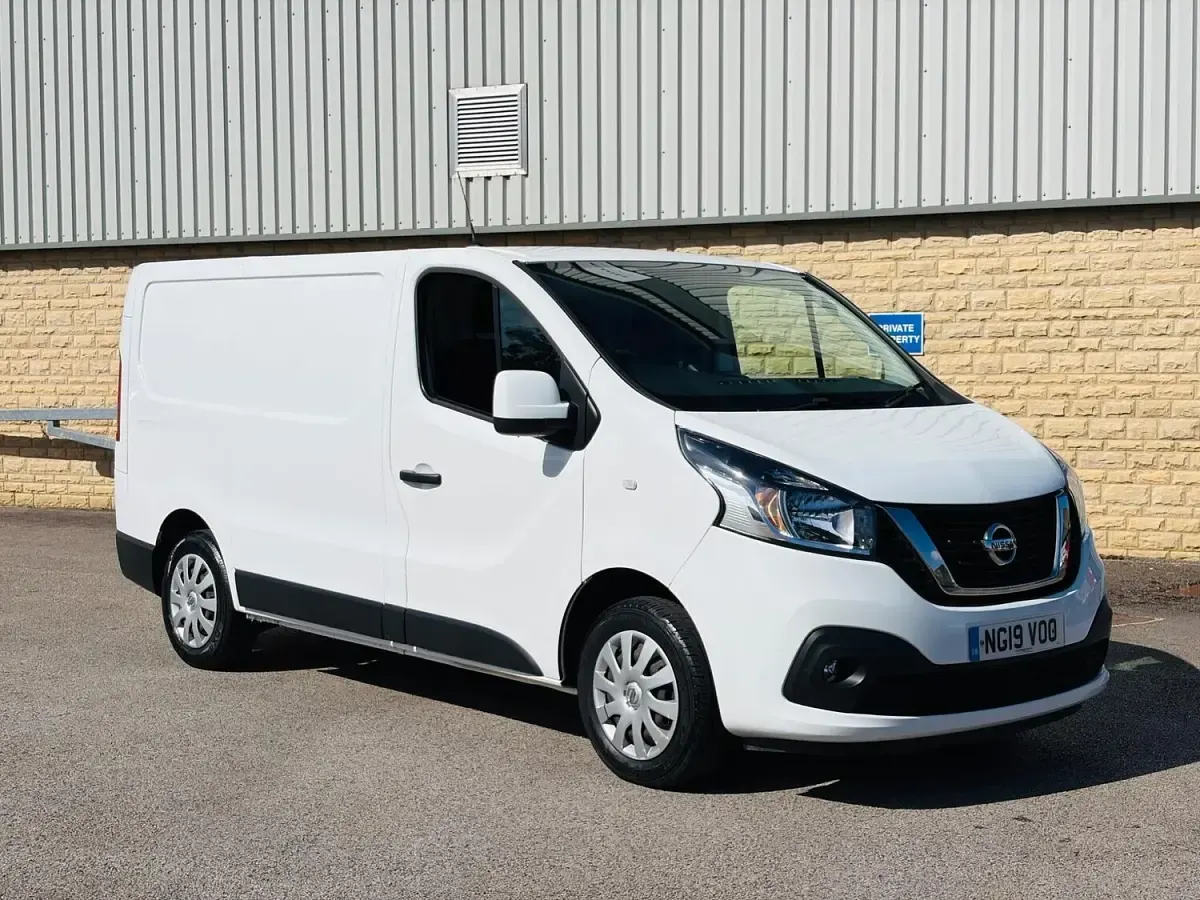 Used Nissan NV300 Acenta 120 HP (88 kW) 2019 White Van