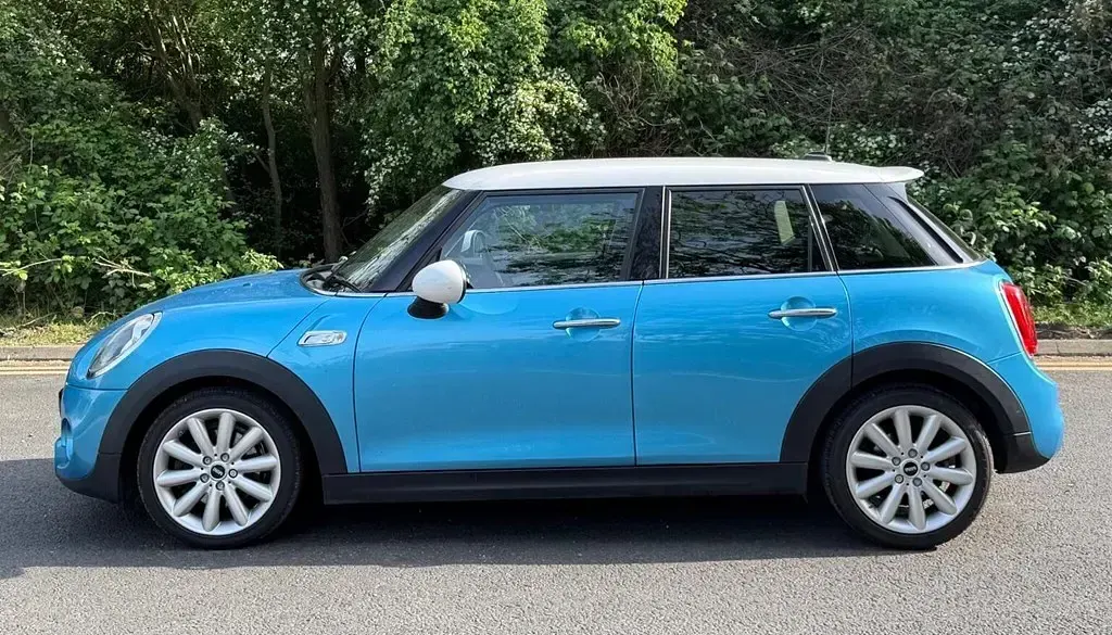 Używany Mini Cooper S Hatch 2015 Niebieski Hatchback