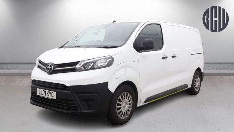 Used Toyota Proace 100 kW (136 HP) 2022 White MPV