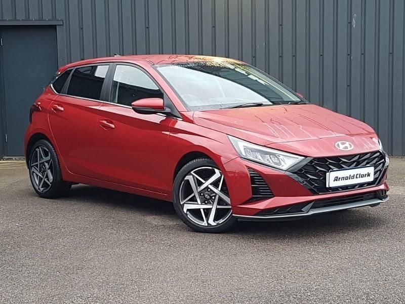 Used Hyundai i20 Premium 100 HP (73 kW) 2024 Red Hatchback