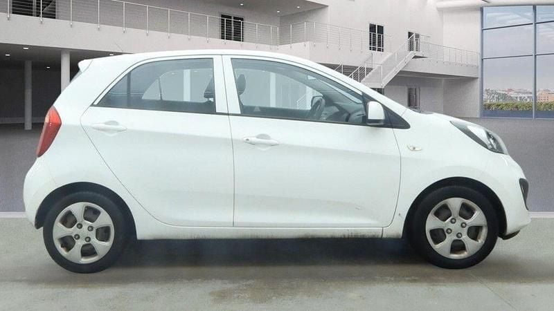 Used Kia Picanto Air 68 HP (50 kW) 2013 White Hatchback