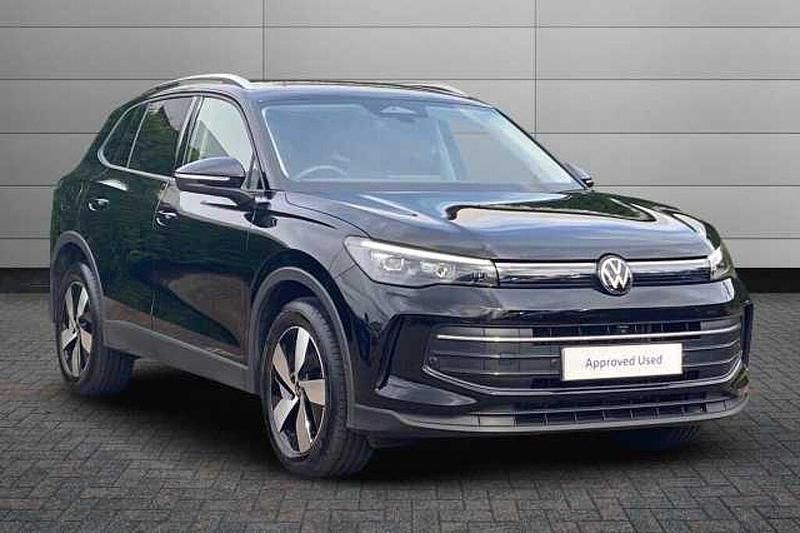 Black Used 2025 VW Tiguan Match SUV | £31,850 (Fair price) - Image 1/4