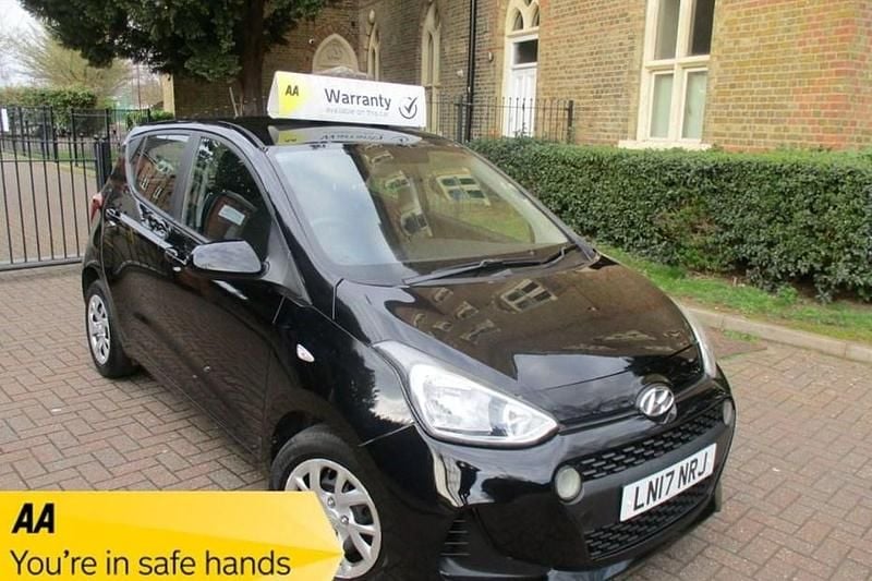 Used Hyundai i10 SE 66 HP (48 kW) 2017 Metallic black Hatchback