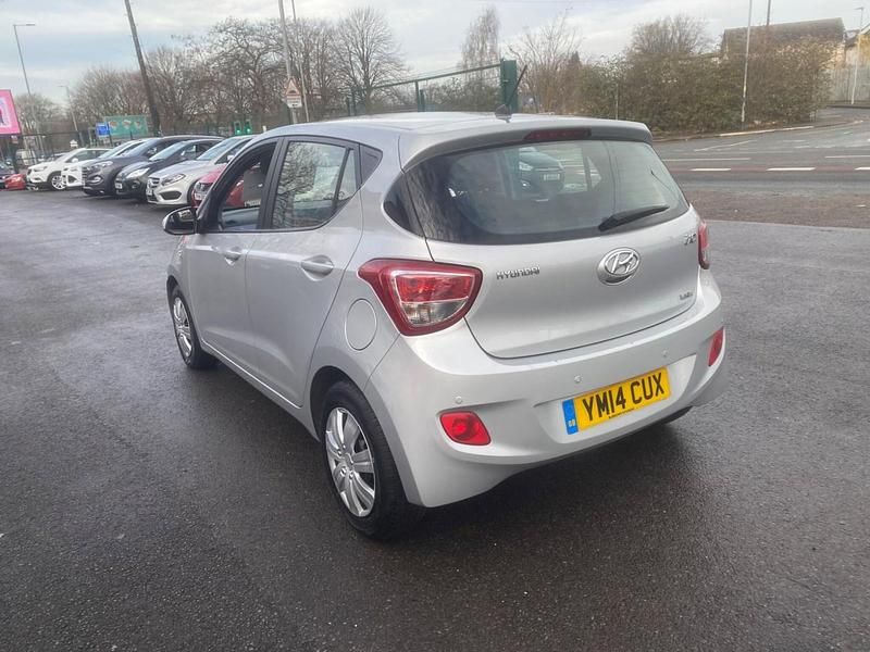 Used Hyundai i10 SE 87 HP (63 kW) 2014 Silver Hatchback