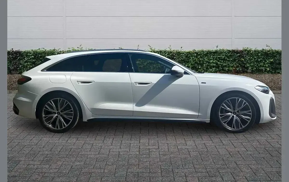 Used Audi A5 S-Line 147 HP (108 kW) 2025 White Estate