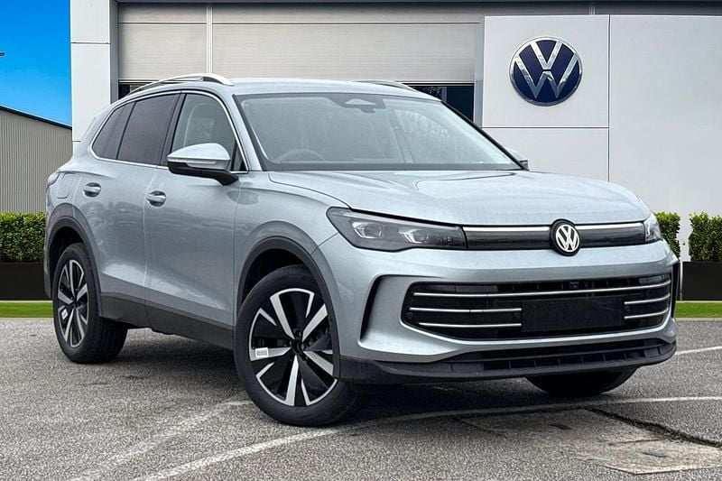 New VW Touran Elegance 150 HP (110 kW) 2026 Silver MPV