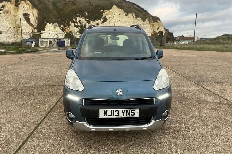 Used Peugeot Partner Tepee Outdoor 92 HP (67 kW) 2013 Blue MPV