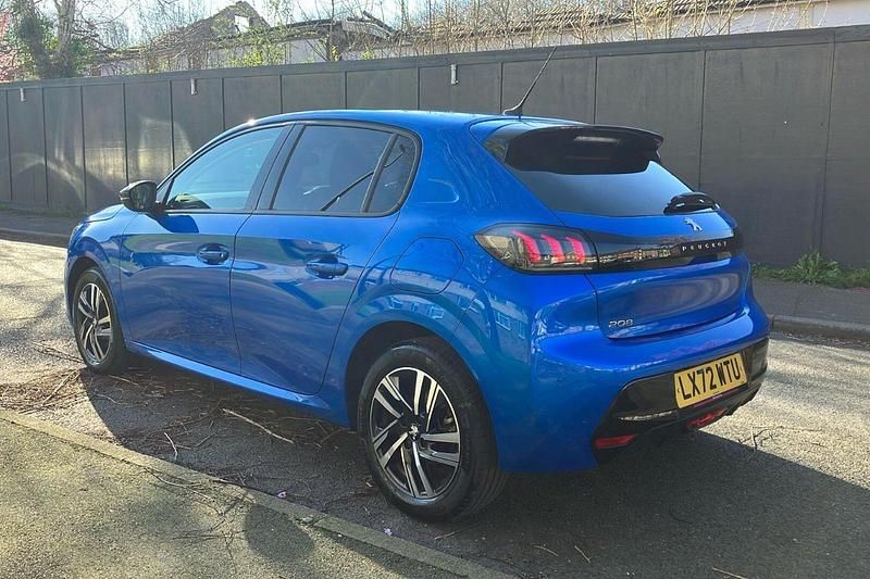 Used Peugeot 208 Allure+ 101 HP (74 kW) 2022 Blue Hatchback