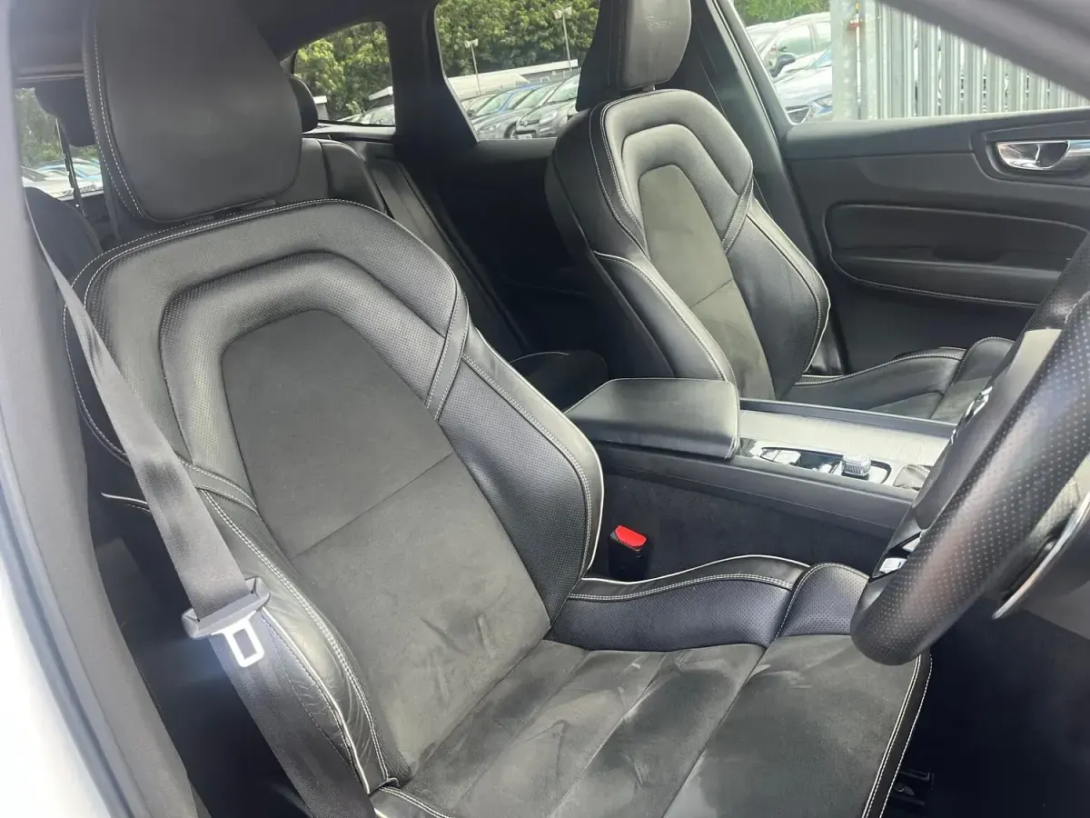 Used Volvo XC60 R-Design Pro 2018 White SUV