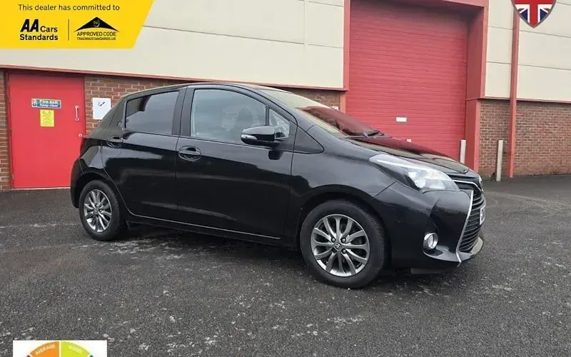 Used Toyota Yaris 99 HP (72 kW) 2016 Hatchback